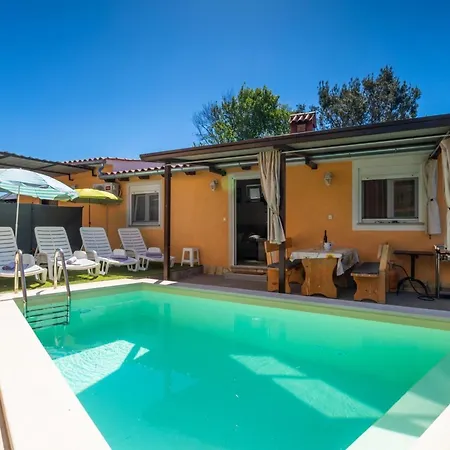 House Tangerine By Interhome